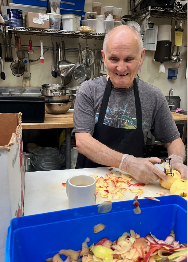 Volunteers preparing Zero Waste meals at HollyHedge Estate